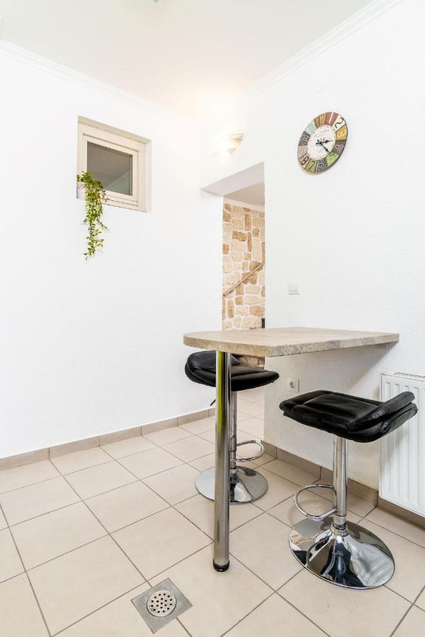 Apartamento Zollus House Tvrda Osijek Exterior foto