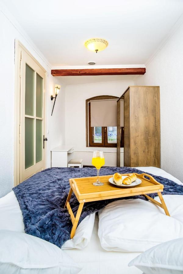 Apartamento Zollus House Tvrda Osijek Exterior foto