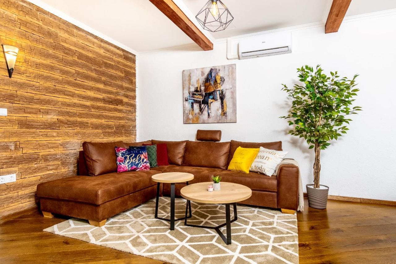 Apartamento Zollus House Tvrda Osijek Exterior foto