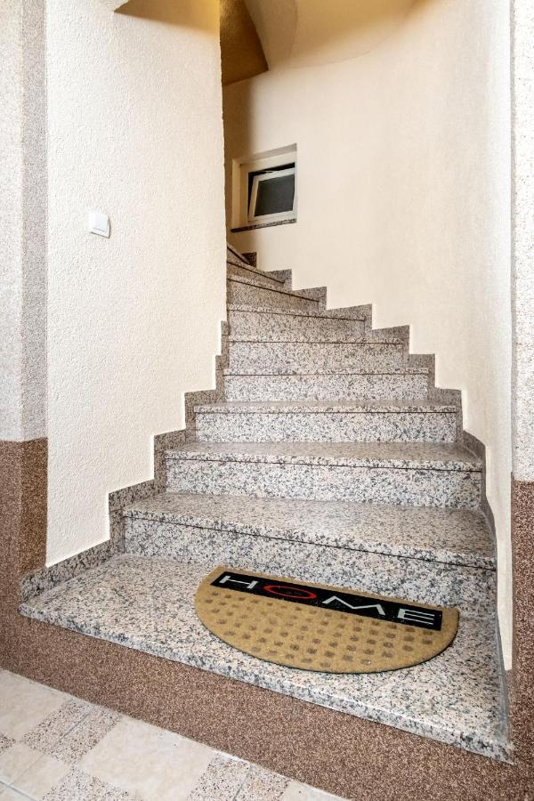 Apartamento Zollus House Tvrda Osijek Exterior foto
