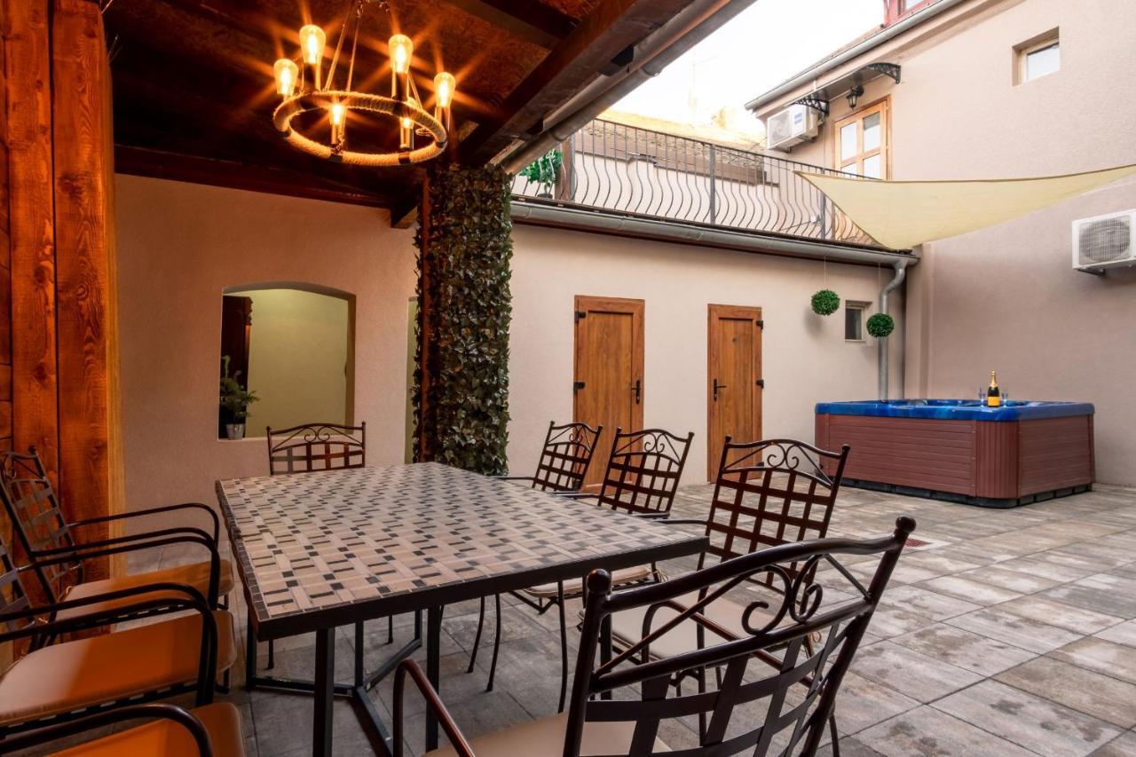 Apartamento Zollus House Tvrda Osijek Exterior foto