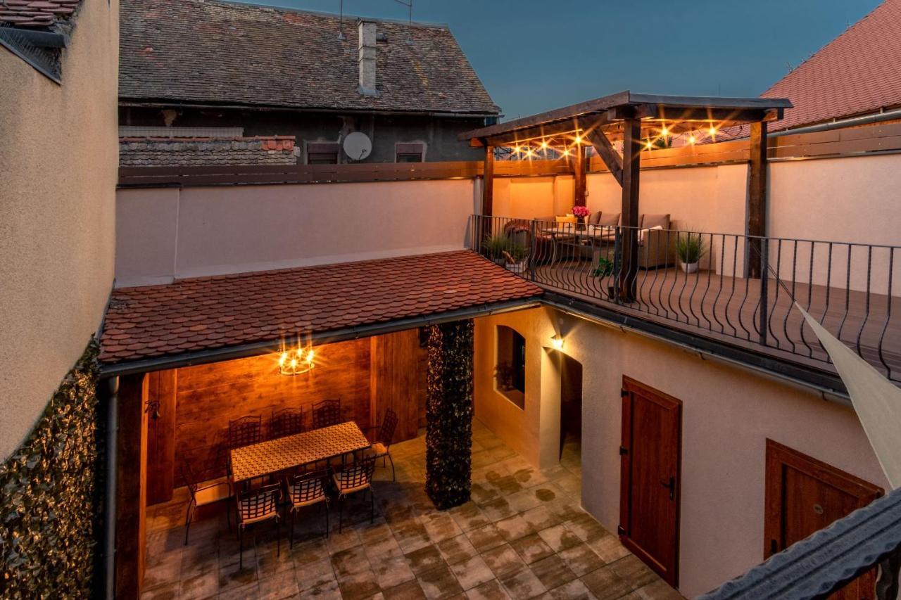 Apartamento Zollus House Tvrda Osijek Exterior foto